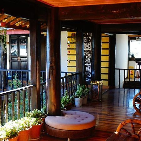 Lijiang Wangjia Courtyard Inn Екстер'єр фото