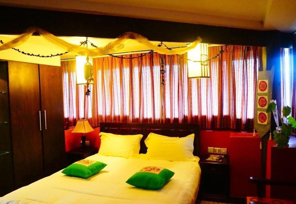 Lijiang Wangjia Courtyard Inn Екстер'єр фото