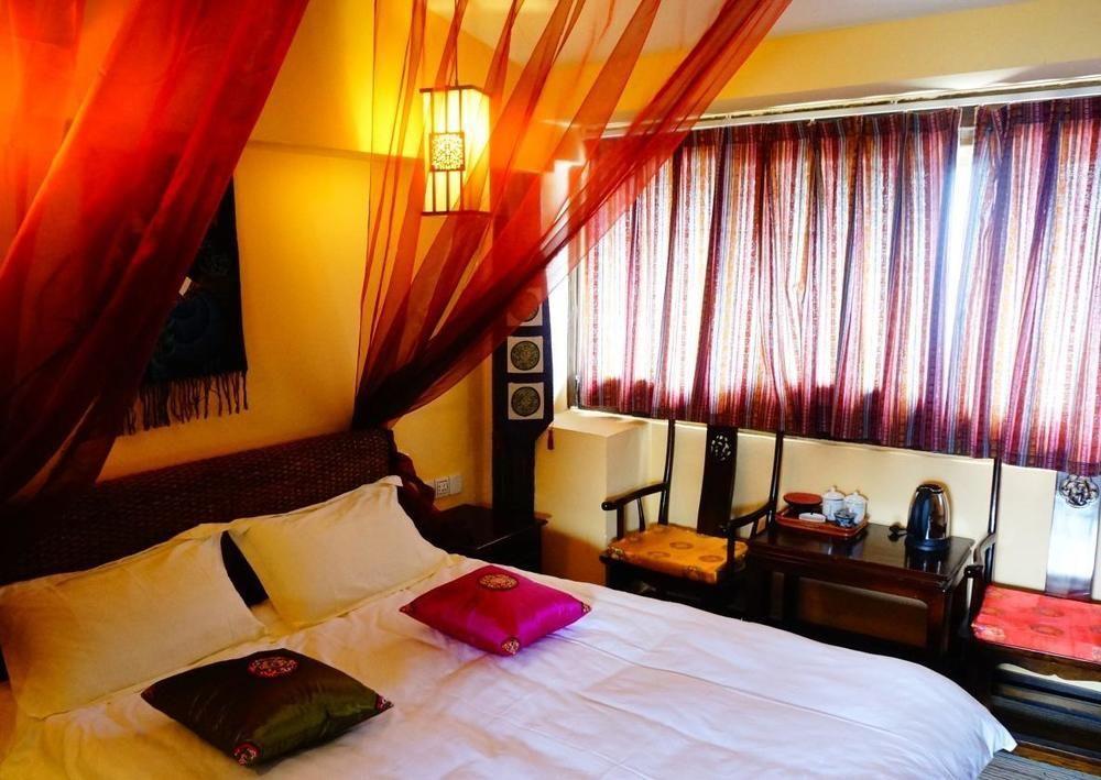 Lijiang Wangjia Courtyard Inn Екстер'єр фото