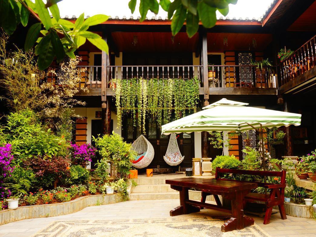 Lijiang Wangjia Courtyard Inn Екстер'єр фото