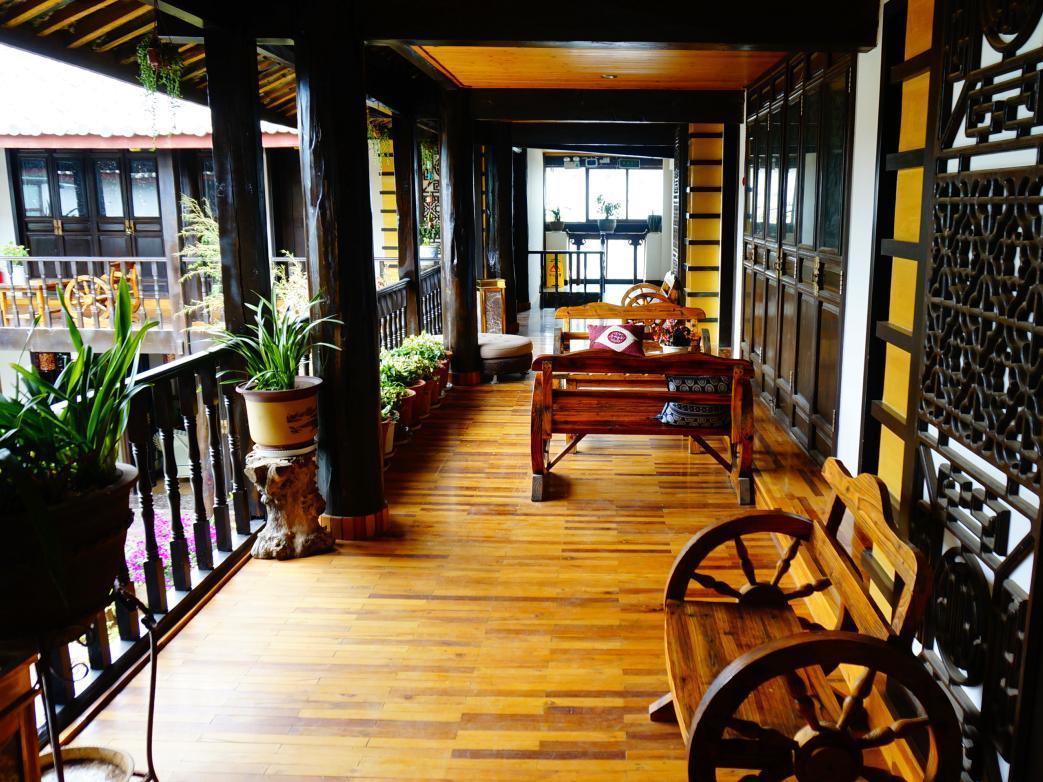 Lijiang Wangjia Courtyard Inn Екстер'єр фото