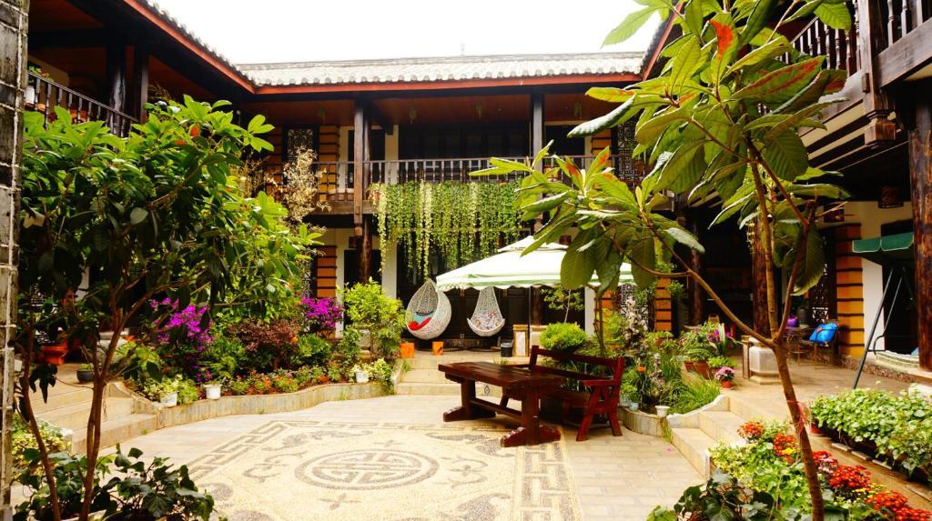 Lijiang Wangjia Courtyard Inn Екстер'єр фото