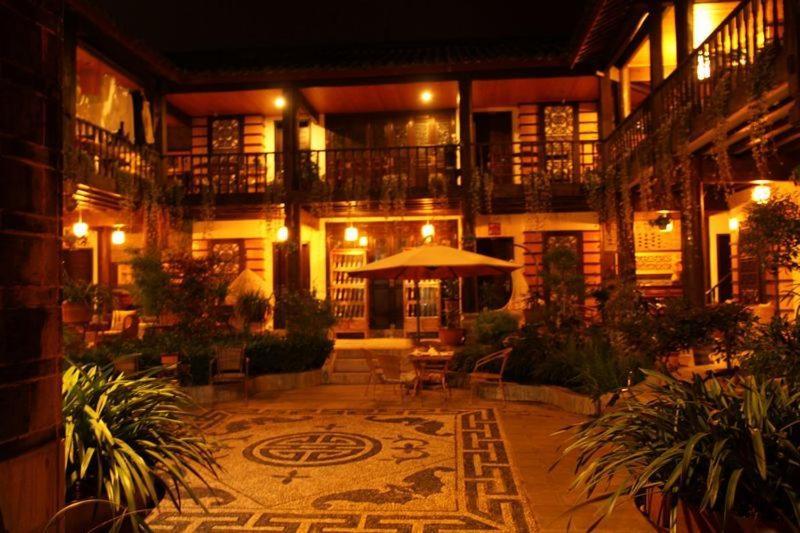 Lijiang Wangjia Courtyard Inn Екстер'єр фото
