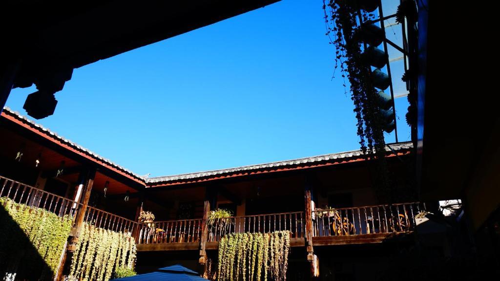 Lijiang Wangjia Courtyard Inn Екстер'єр фото