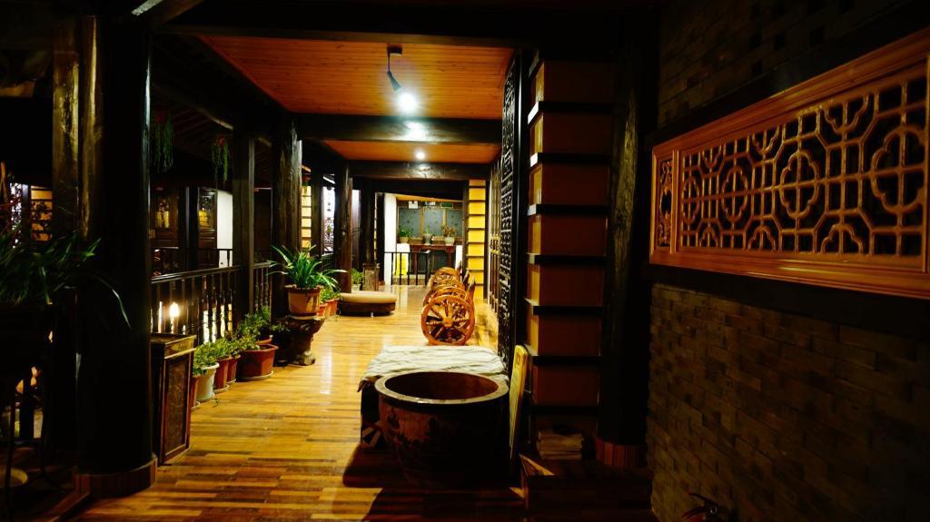 Lijiang Wangjia Courtyard Inn Екстер'єр фото